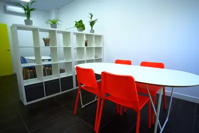 Aula roja de la academia CIDE