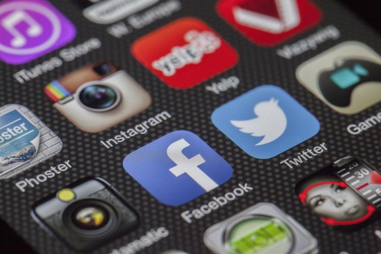 Redes sociales y adolescentes